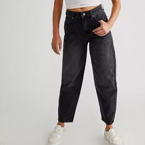 (New without tags) Free People Westward barrel jeans